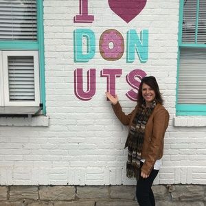 Meet your Posher, Laura